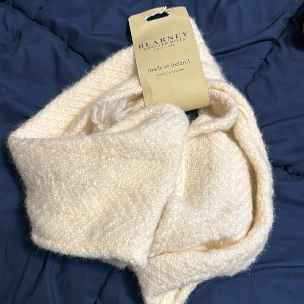 NWT cream blarney woolen mills scarf from Ireland